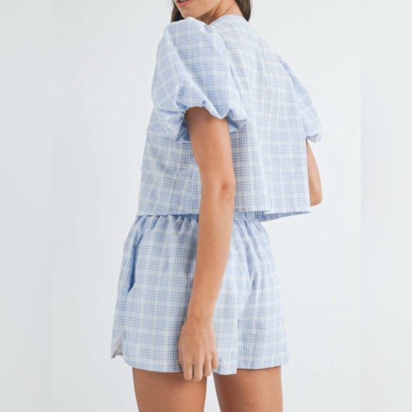 Set Puff Sleeve Top and Shorts Set - Picture 7 of 11